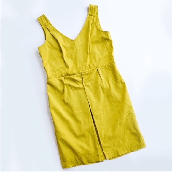 V-neck sleeveless dress in color lemon and size 16 - Picture 2 of 7